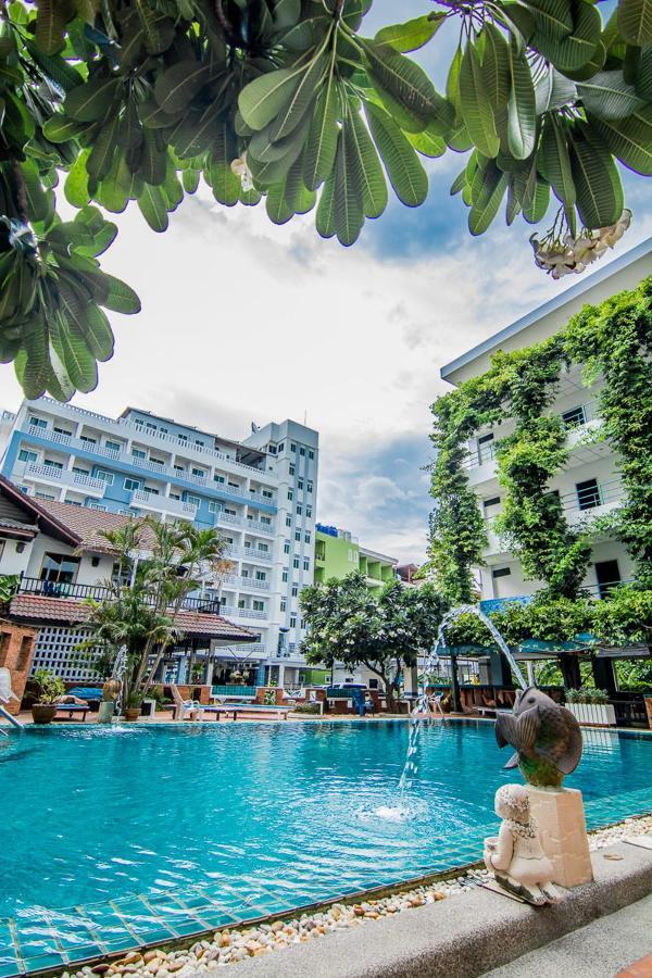 Hotel Sutus Court 7 Pattaya Exterior foto