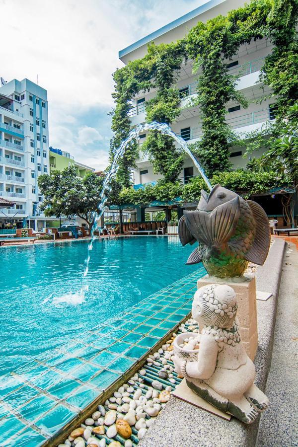 Hotel Sutus Court 7 Pattaya Exterior foto